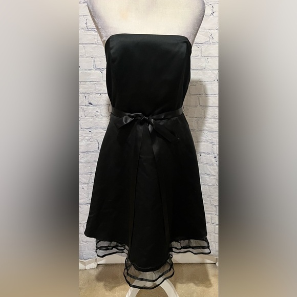 Bari Jay Strapless Belted Black Dress With Tulle Bottom Underlay Size 12 - Picture 1 of 5